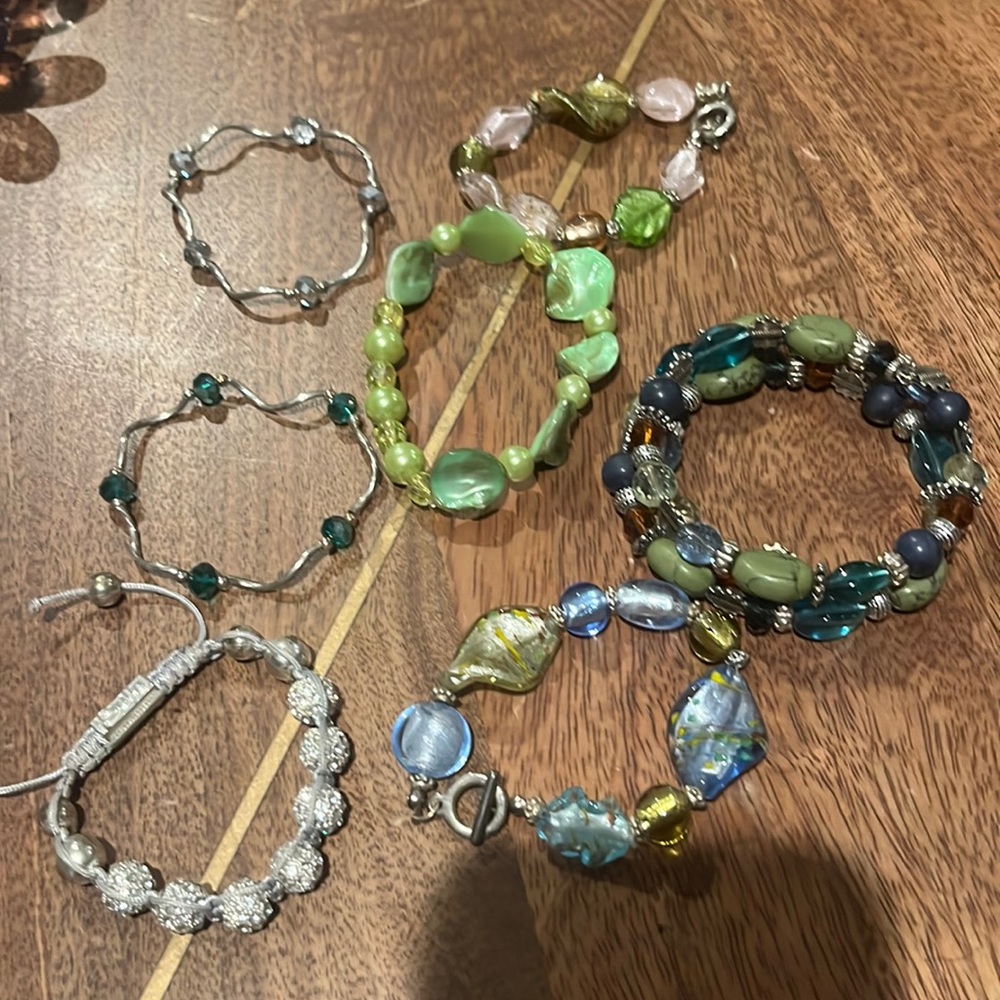 Bundle of 6 bracelets: green and blues